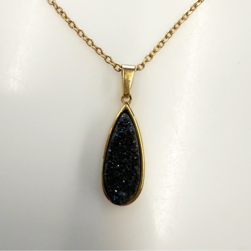 NWOT Kinsley Armelle Gold Black Druzy Collection Raven Quartz Drop Necklace - Picture 3 of 5